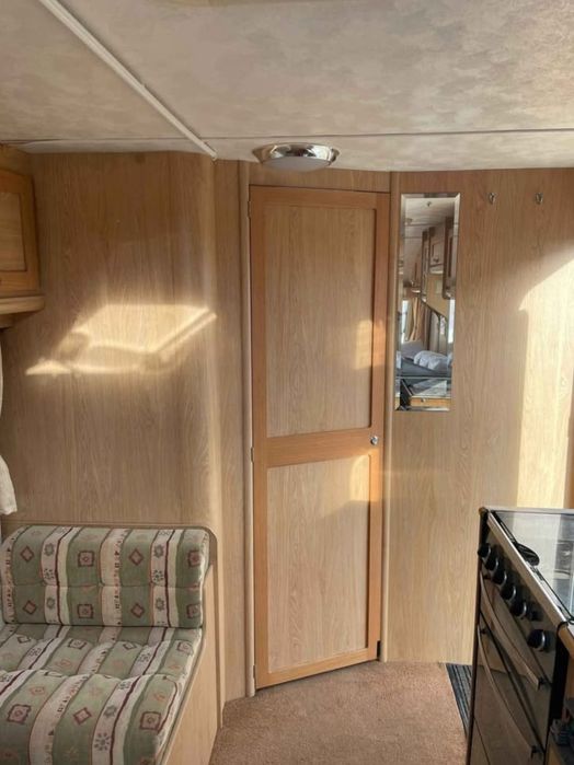 Rulota pentru familie cu 2 copii