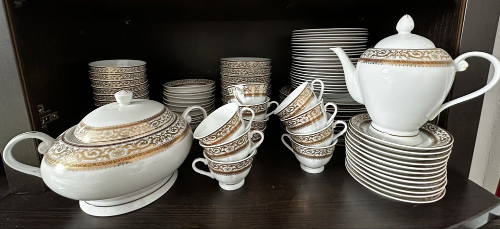 Продам столовый сервиз на 12 персон