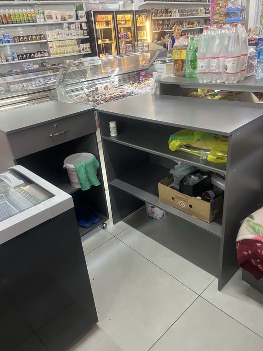 Ветринный шкаф цены разные