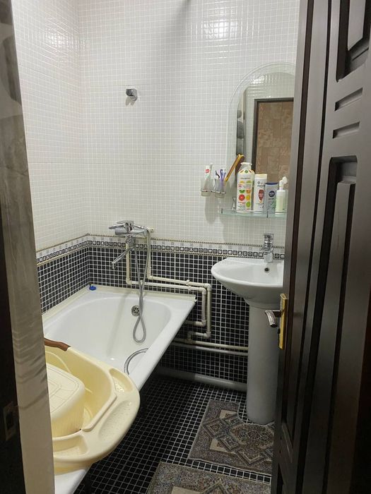 Чирчик 9 мик/р 3 ком квартира срочно продаётся