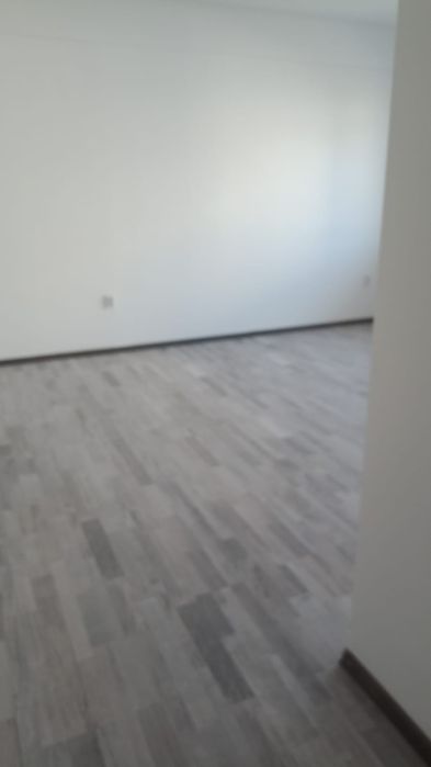 Servicii complete, de la demolare până la finisaj.