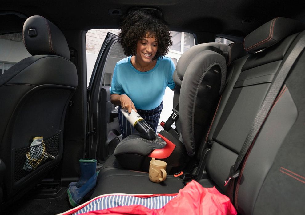 Аккумуляторный ручной пылесос karcher CVH 2