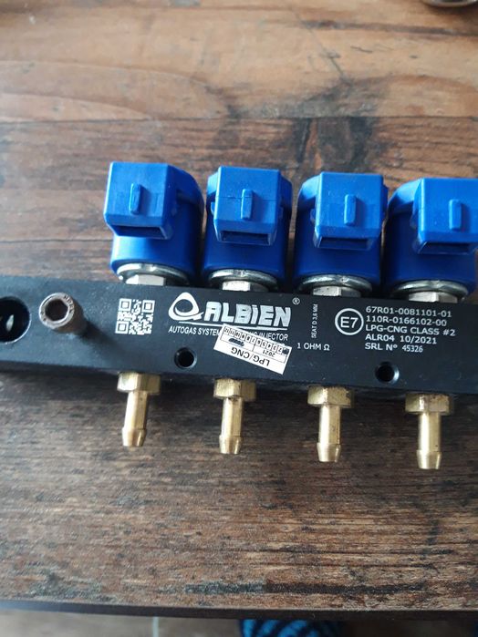 Инжекторна рейка 4 цил. Albien ALR04