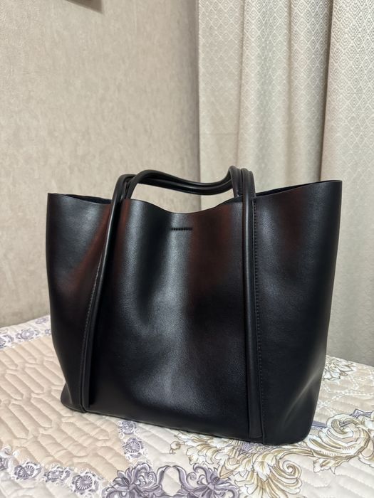 Сумка-тоут черного цвета