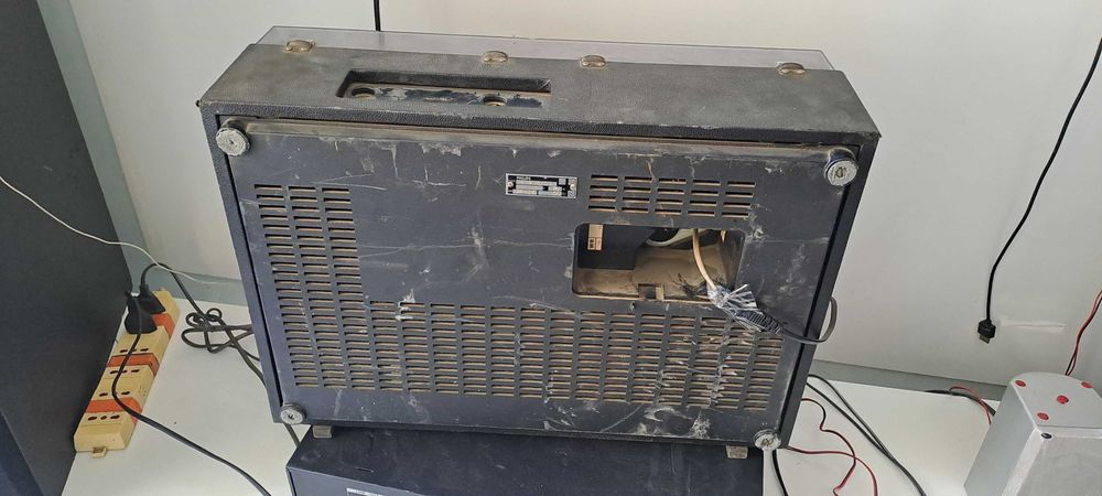 Philips N4408 Stereo Mag Colectie cu Statie amplificator ca DEFECT