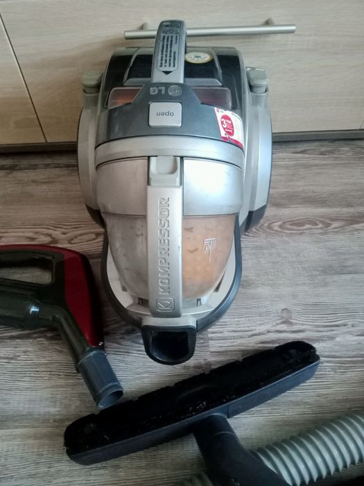 Продам пылесос lg бу