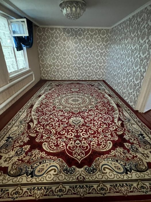 Продаётся ковёр в хорошем состояний