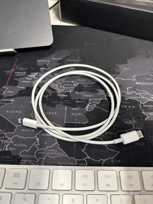Sotiladi Iphone cabel orginal