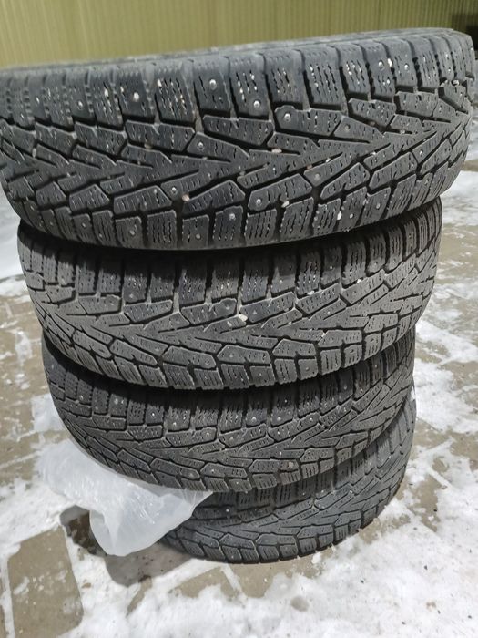 Продам Комплект шин