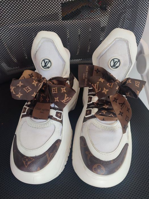 Adidași Louis Vuitton m 38