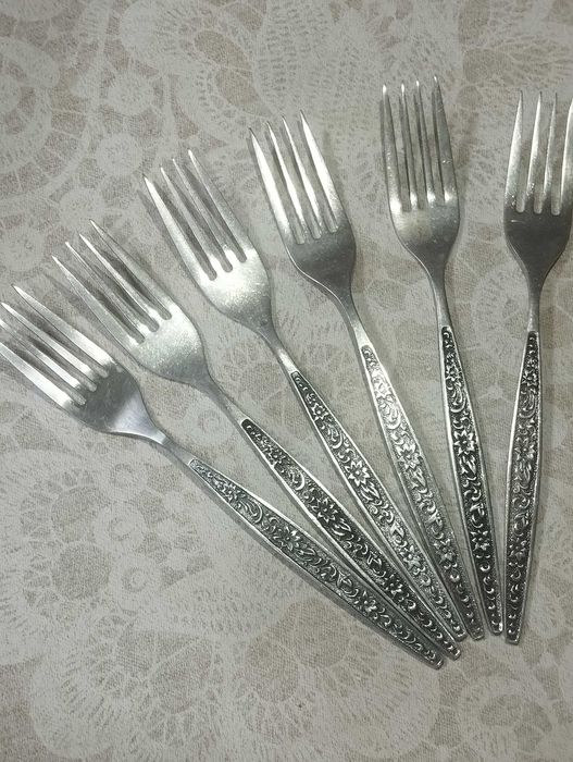 Вилки ножи столовые
