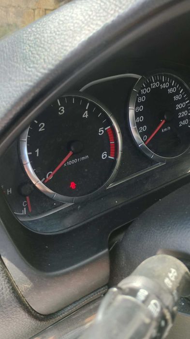 Продава се Mazda 6 2.0 дизел комби  ,може и коментар по цената