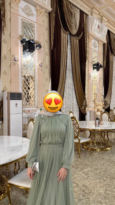 Нарядное вечернее платье