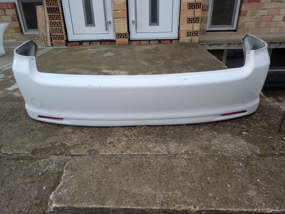 Задна броня Toyota avensis Verso 2004.г