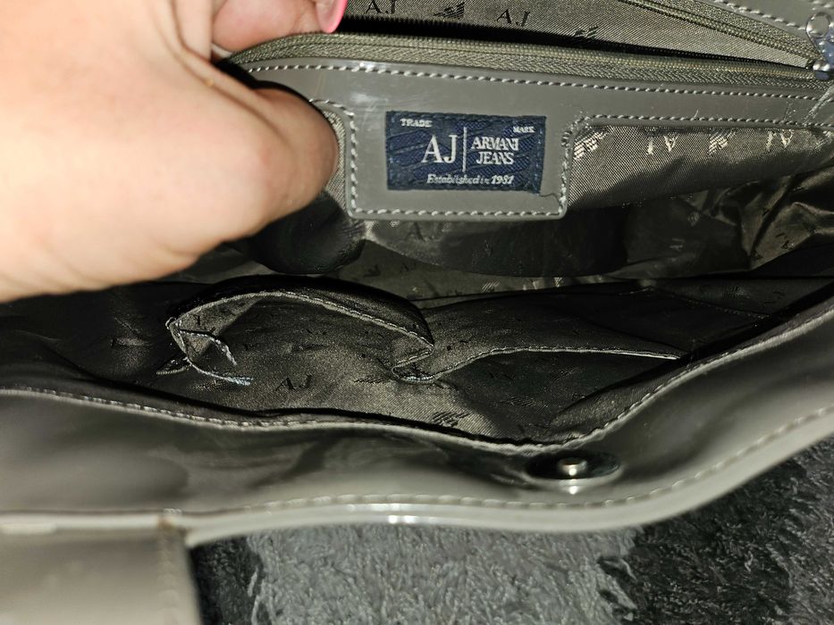 HUGO Boss естествена кожа,Armani Jeans сив лак,DKNY с дълга дръжка