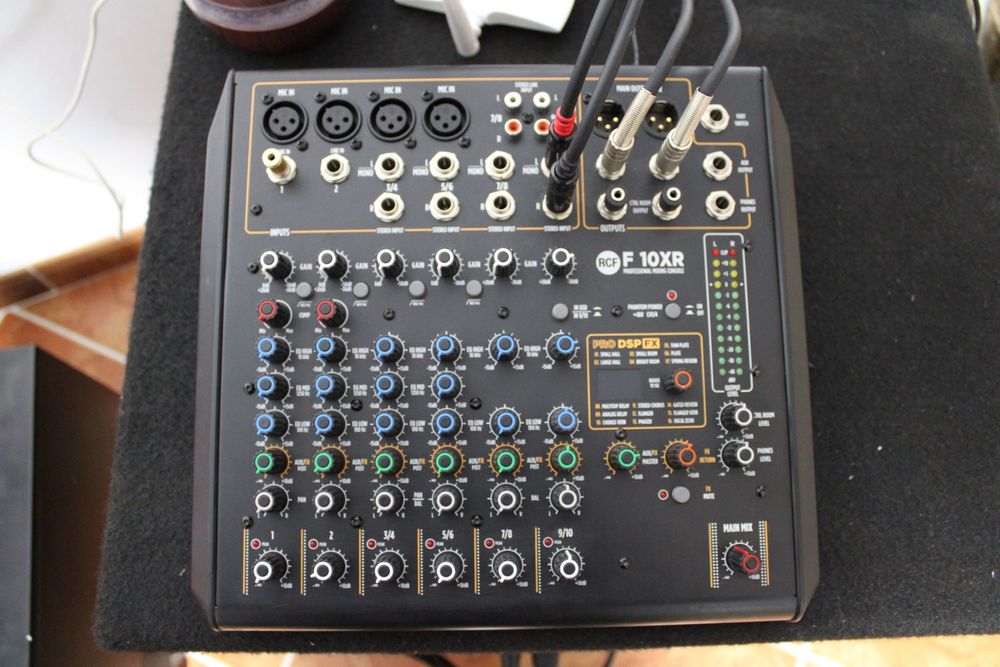 Boxe profesionale behringer