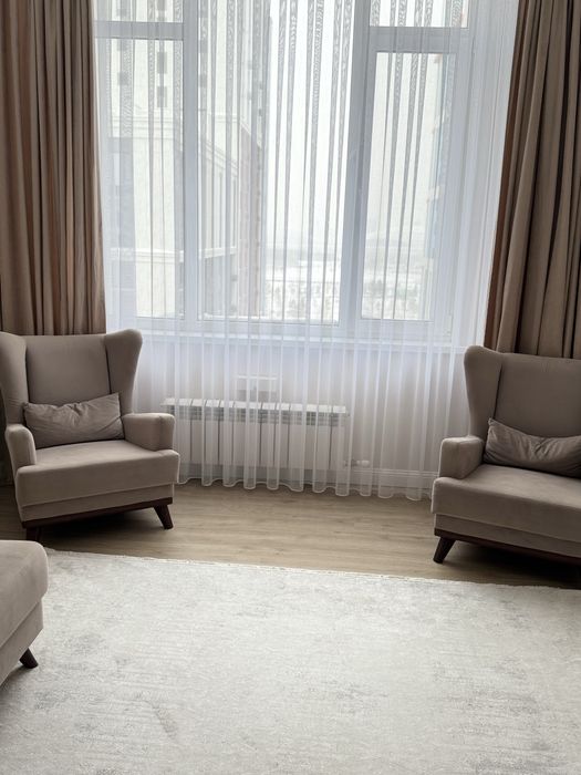 Диван с двумя креслами