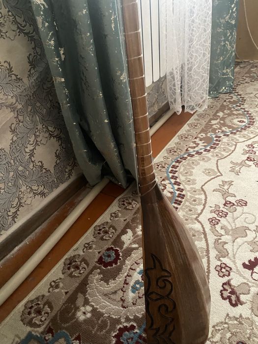 Домбыра сатылады