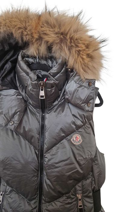 Moncler дълъг елек с качулка