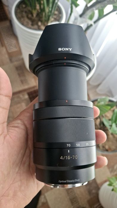 Объектив сони 16-70 F 4