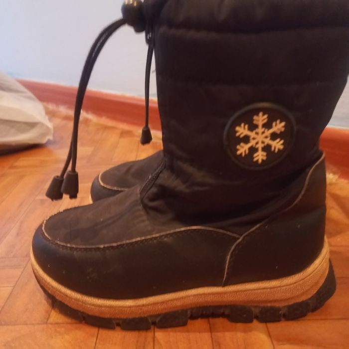 Продам детский куртка-2ка и сапоги