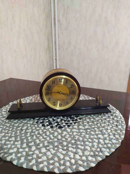 часы настольные, советские.