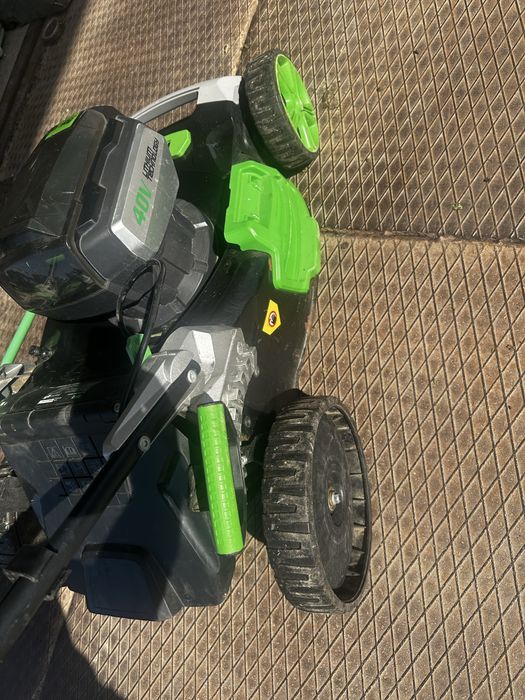 Акумулатона косачка.