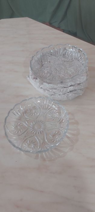 Продаётся много посуды.