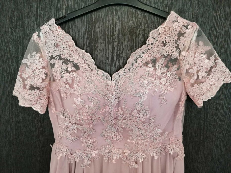 Rochie roz lunga foarte eleganta, potrivita pentu nasa, soacra