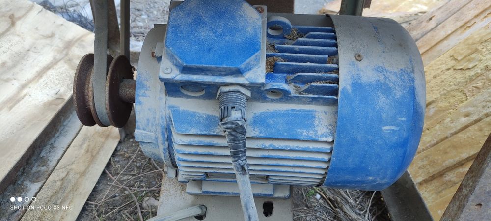 Продам циркулярную пилу.