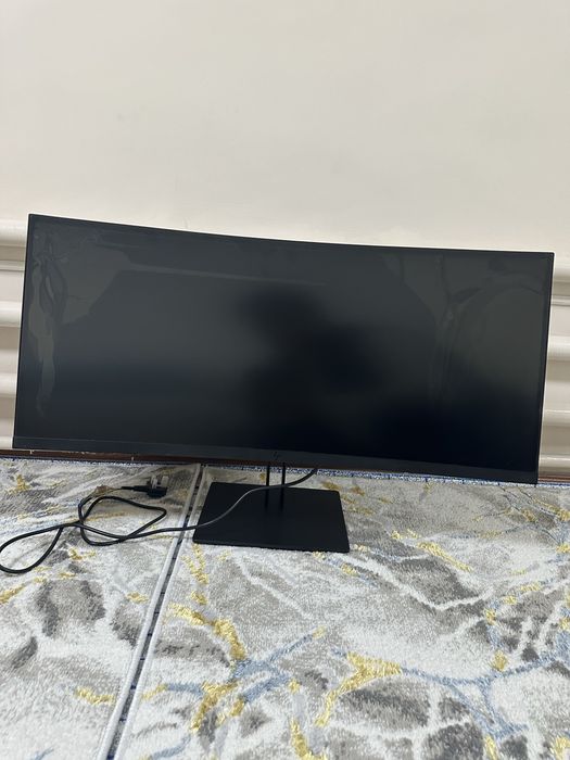 Monitor hp 38 curved
