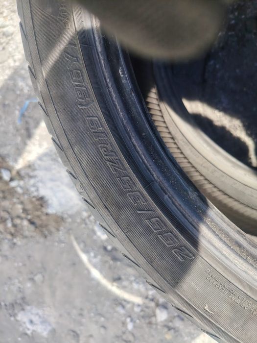 Продам резину 255/35 r19 96Y Yokohama