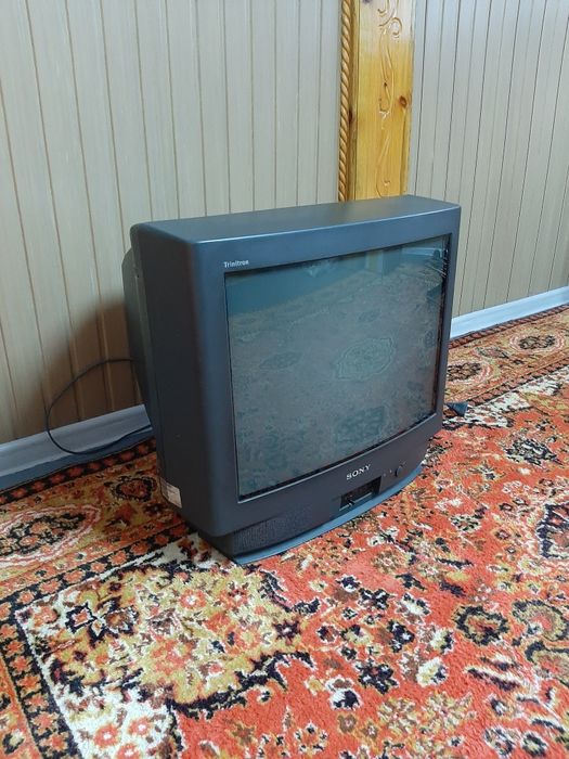 Продам видеомагнитофон с телевизором