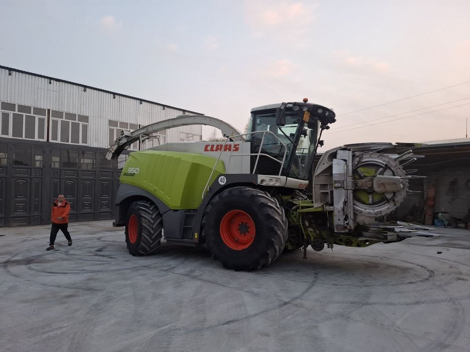 Комбайн Ягуар 950