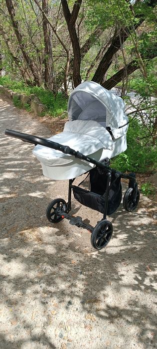 Бебешка количка Retrus