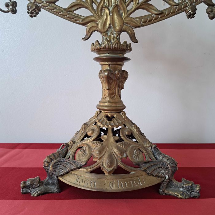 Sfesnic de altar catolic cu șapte lumini din bronz
