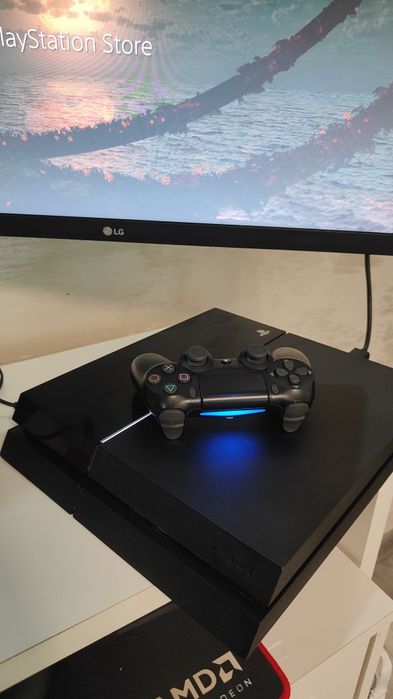 PlayStation 4 ( Ps 4) + controller