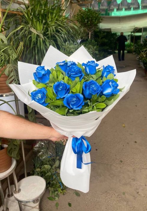 Ko’k atirgul siniy roza buket