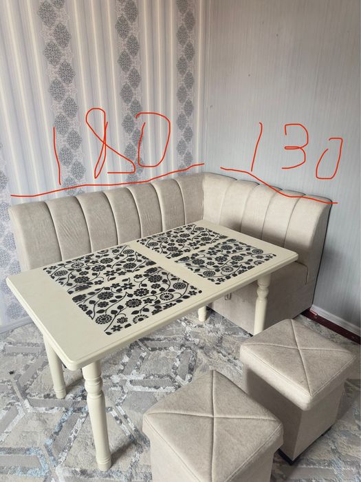 Кухонный уголок сотилади