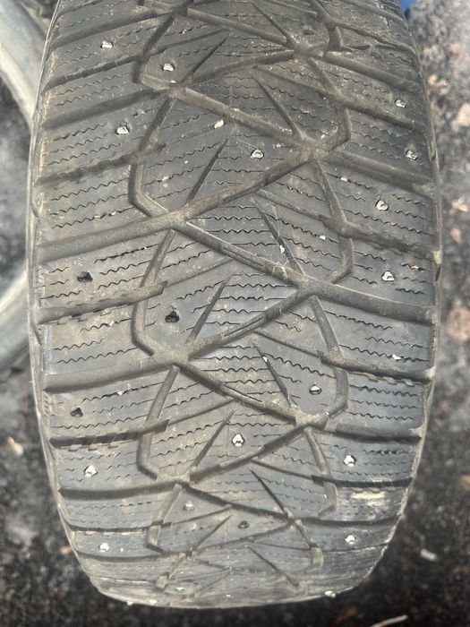 Продам шины 225/50/17