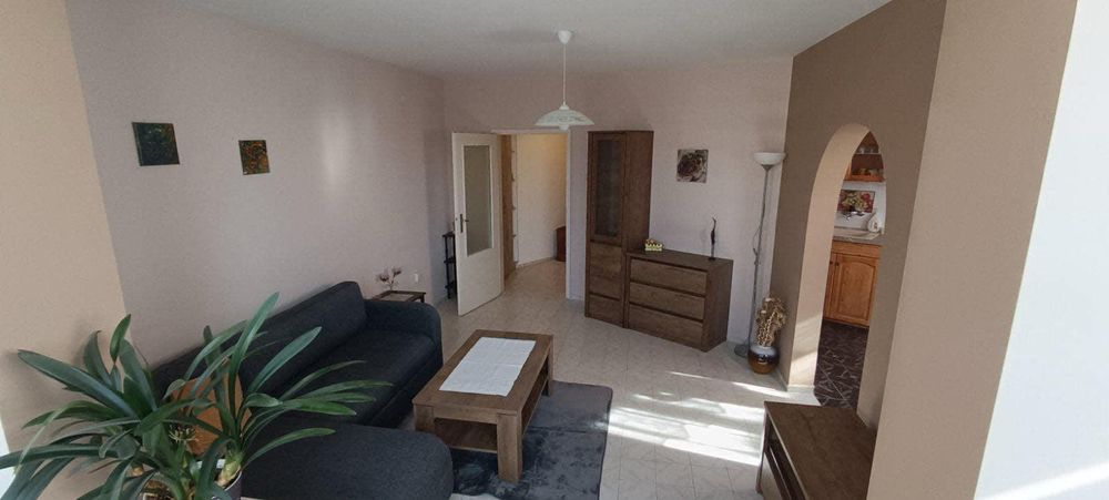 Дава се под наем Тристаен апартамент в Пловдив, Младежки Хълм - 100 кв.м за 485 € - Снимка #1