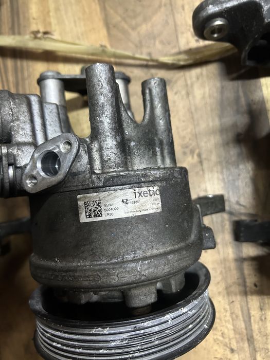 Pompa servo active steering bmw f01 f02 f06 f07 f10 f11 f15 f16