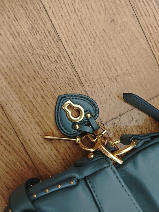 Juicy Couture Чанта Оригинал Чанта през рамо Twing от еко кожа с бродирано лого