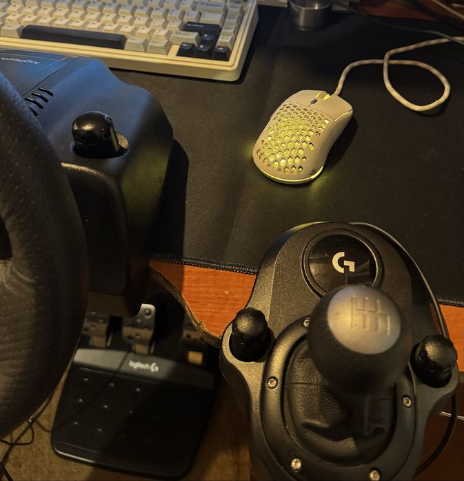 Игровой руль Logitech G29