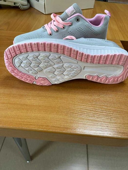 Распродаю женскую обувь