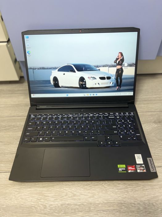 Laptop GAMING cu RTX 2050, Ryzen 5 5500H, 144 Hz