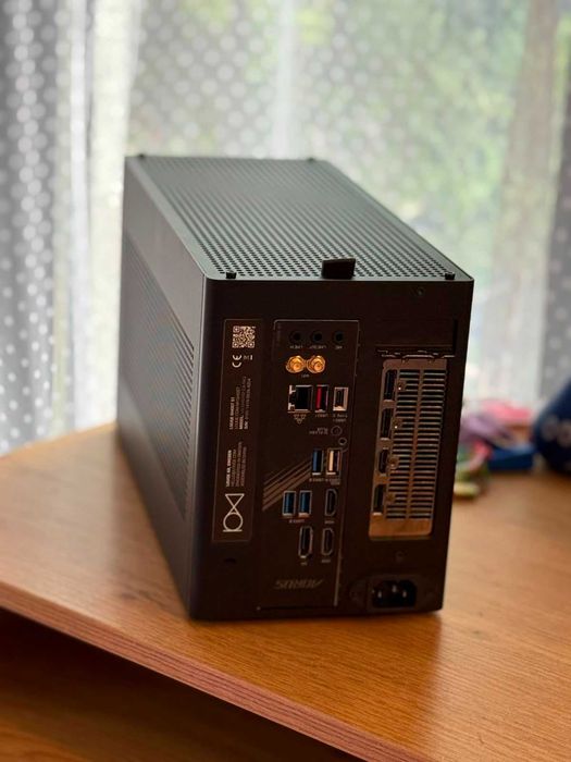Carcasa mini ITX - Louqe Ghost S1 MK2 - Black (ASH) | Cooler Noctua NH-L9x65
