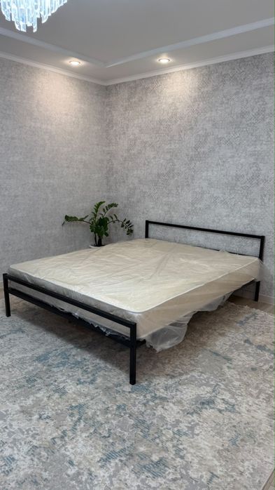 Кровать 160*200 с матрасом. Самовывоз