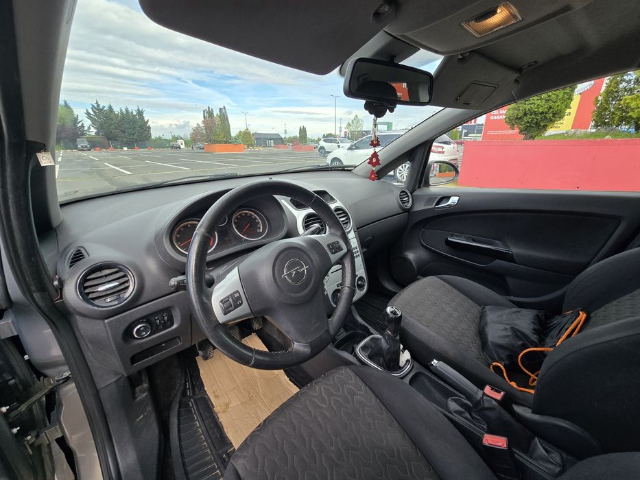 Opel Corsa 1.2 benzina 2013