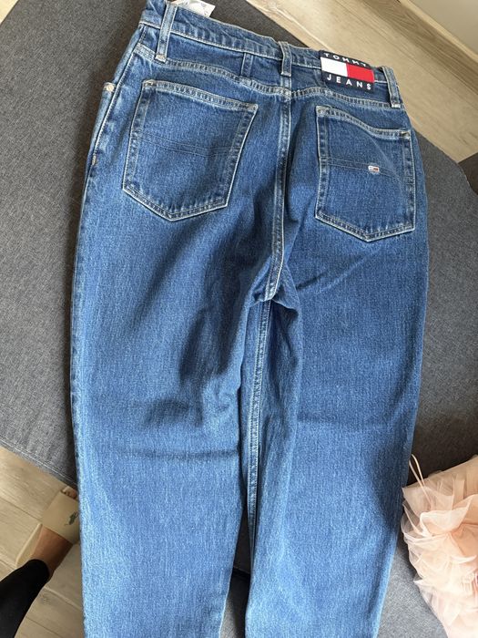 Оригинални дънки Tommy Jeans – Модел MOM (High Rise Tapered), Размер 27/32